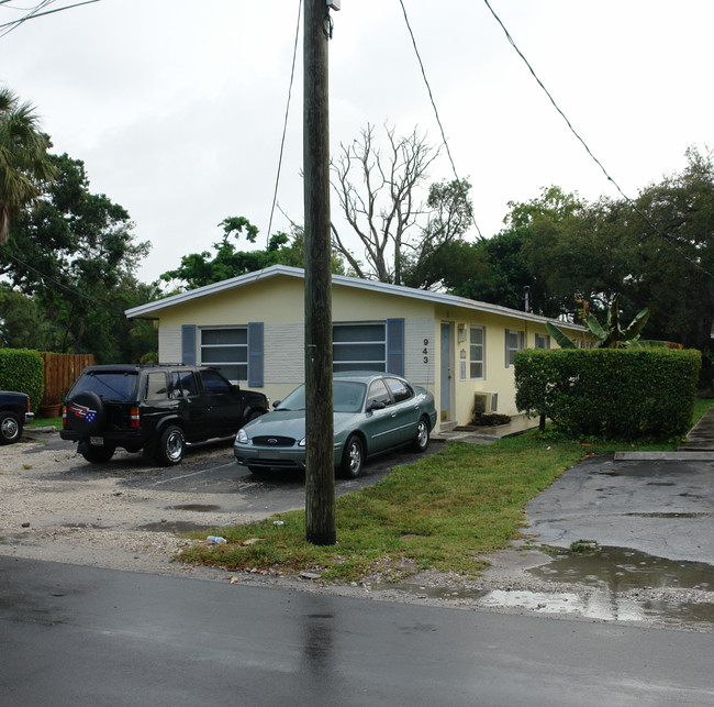 943 Tequesta St in Fort Lauderdale, FL - Building Photo - Building Photo