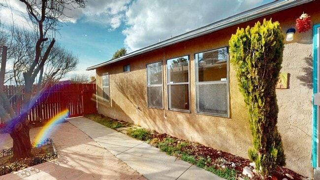 1001 Camino Vista Aurora in Santa Fe, NM - Building Photo - Building Photo
