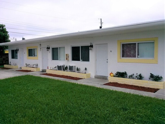 6208 Dawson St in Hollywood, FL - Building Photo - Building Photo