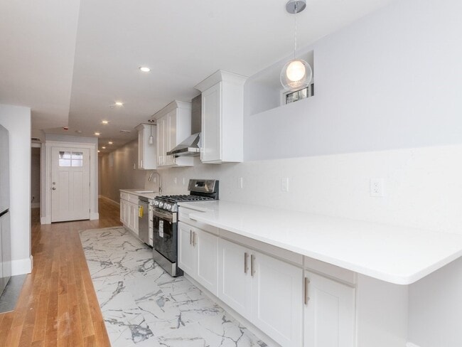 764 Columbia Rd, Unit 1 in Boston, MA - Building Photo - Building Photo