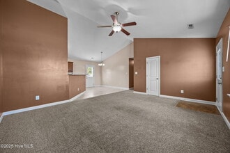 156 Rosemary Ave in Hubert, NC - Building Photo - Building Photo
