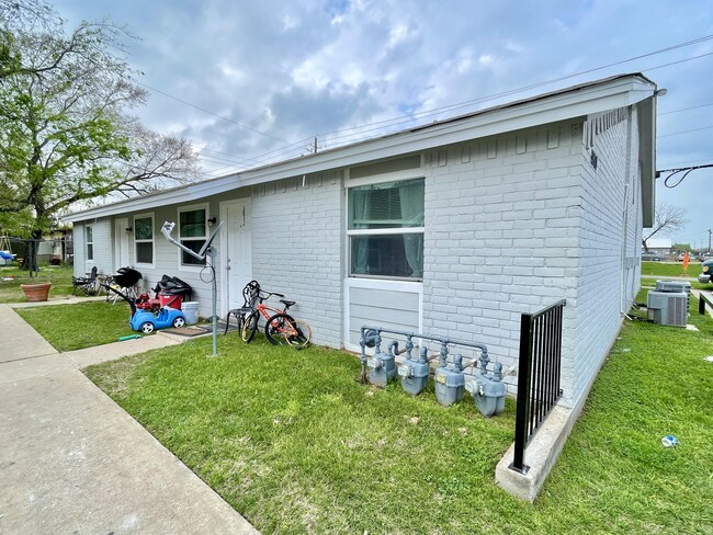 property at 1900 Finfeather Rd