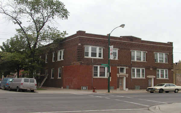 4255 N Kedzie Ave in Chicago, IL - Foto de edificio