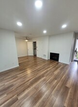 10332 Caminito Aralia in San Diego, CA - Building Photo - Building Photo