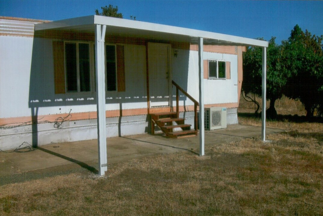 272 Shively Creek Rd in Canyonville, OR - Foto de edificio