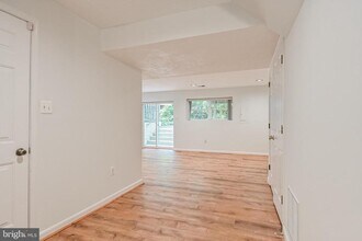 8373 Millwood Dr in West Springfield, VA - Building Photo - Building Photo