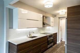 1001 26th St NW in Washington, DC - Building Photo