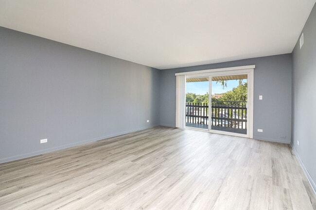 16 Kingery Quarter in Willowbrook, IL - Building Photo - Building Photo