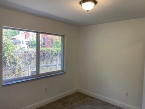 275 Sabur Ln in Opa Locka, FL - Building Photo - Building Photo