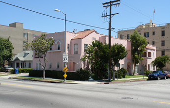 938 S Wilton Pl in Los Angeles, CA - Building Photo - Building Photo