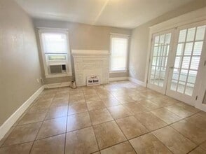 940 6th St N in St. Petersburg, FL - Foto de edificio - Building Photo