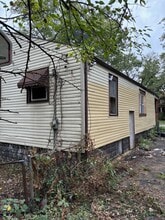 1422 N 54th St in East St. Louis, IL - Foto de edificio - Building Photo