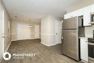 5485 Denny Dr in Atlanta, GA - Foto de edificio - Building Photo