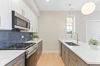 2910 N Allen Ave in Chicago, IL - Building Photo - Building Photo
