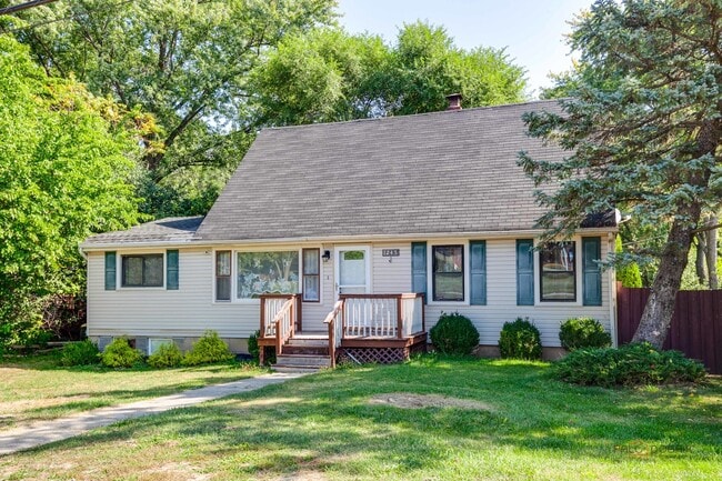 property at 1245 N Midlothian Rd