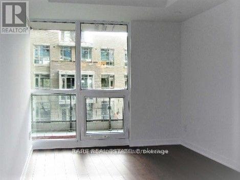 60 Berwick Ave in Toronto, ON - Building Photo