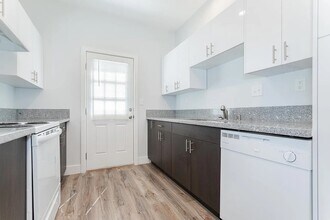 1681 S Dandelion St, Unit 4 in Pahrump, NV - Building Photo - Building Photo