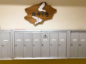 8415 Hearth Dr, Unit 36 in Houston, TX - Foto de edificio - Building Photo