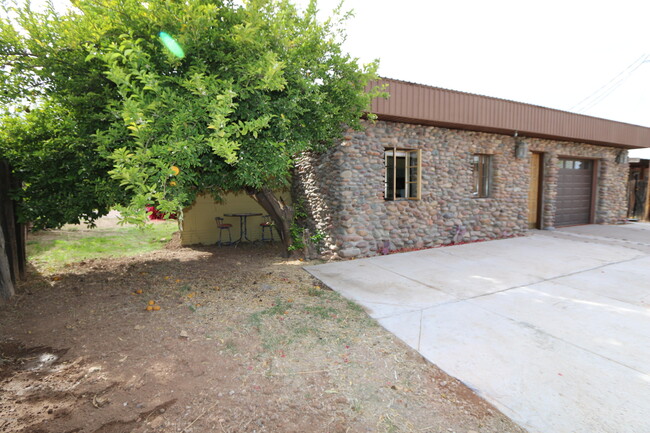 1730 E Lehi Rd in Mesa, AZ - Building Photo - Building Photo