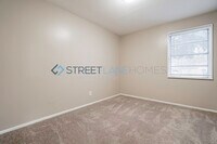 656 Schroder Ave NE photo'