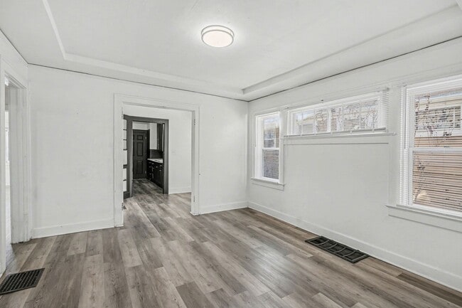 2219 E Gregory Blvd in Kansas City, MO - Building Photo - Building Photo