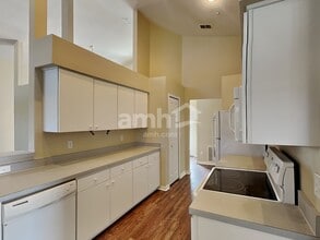 321 Sterling Lake Dr in Ocoee, FL - Foto de edificio - Building Photo