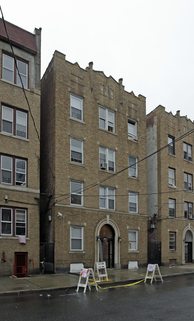 46 Vroom St in Jersey City, NJ - Building Photo - Primary Photo