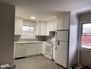 7 Locust Ave in Babylon, NY - Building Photo - Building Photo