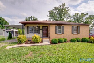 1830 Oakwood Ave NE in Huntsville, AL - Building Photo - Building Photo
