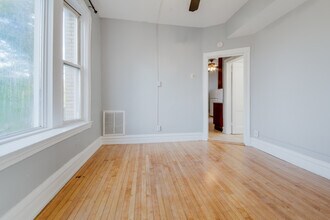 2511 W Le Moyne St in Chicago, IL - Building Photo - Building Photo