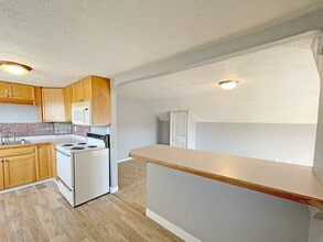 703 University Ave W in Minot, ND - Building Photo - Building Photo