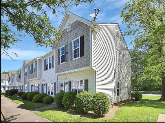 3059 Nevin Place Dr in Charlotte, NC - Foto de edificio - Building Photo