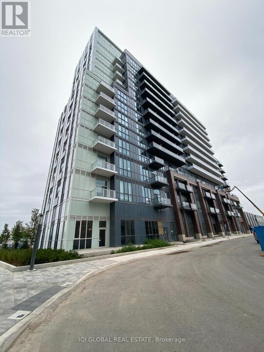 60-360 Honeycrisp Cres in Vaughan, ON - Building Photo