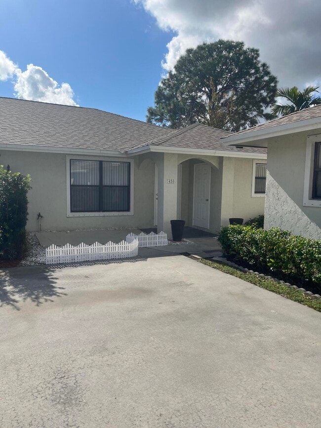 1450 Hawthorne Pl in Wellington, FL - Building Photo - Building Photo