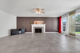 4422 Warwick Dr in Sugar Land, TX - Building Photo - Building Photo