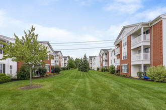 Eaton Ridge in Sagamore Hills, OH - Foto de edificio - Building Photo