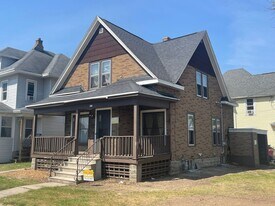 861 Cherry St in Oshkosh, WI - Building Photo