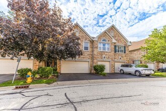 1238 S Christine Ct in Vernon Hills, IL - Building Photo - Building Photo