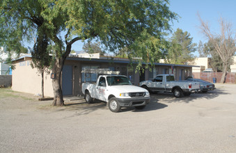 3550 N Geronimo in Tucson, AZ - Building Photo - Building Photo