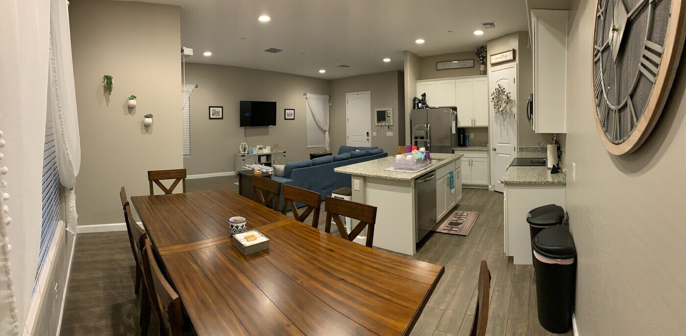 3737 E Catalina Dr in Phoenix, AZ - Building Photo