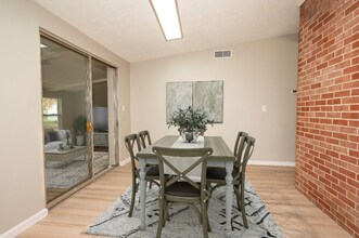 313 Suzanne Dr in Jacksonville, FL - Building Photo - Building Photo