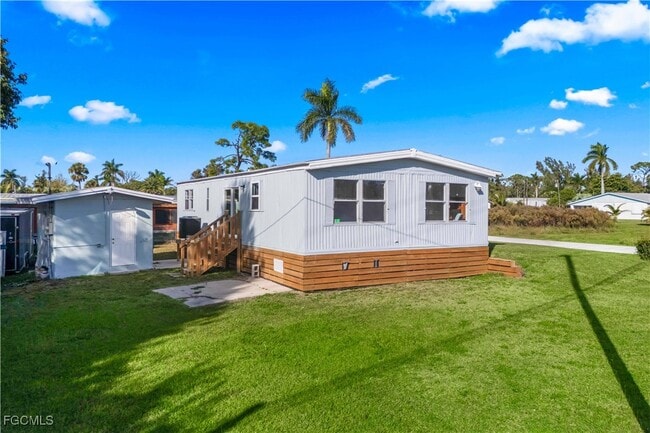 11217 Stringfellow Rd in Bokeelia, FL - Building Photo - Building Photo