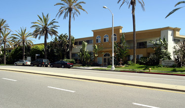 La Playa Court in Playa Del Rey, CA - Building Photo - Building Photo