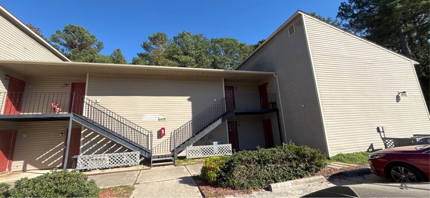6400 Starbrook Dr in Fayetteville, NC - Building Photo