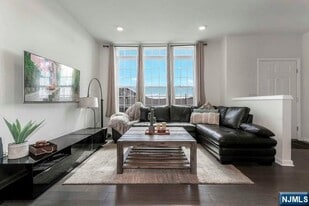 1 Kennedy Ln in Wood Ridge, NJ - Building Photo