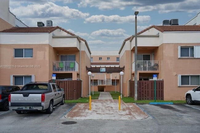 14909 SW 80th St in Miami, FL - Building Photo - Building Photo