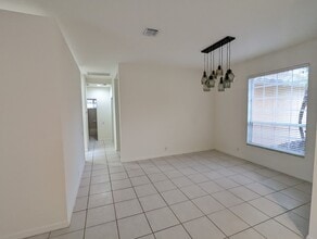198 Burnt Pine Dr in Naples, FL - Building Photo - Building Photo