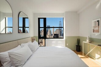 171 Suffolk St, Unit 11C in New York, NY - Foto de edificio - Building Photo