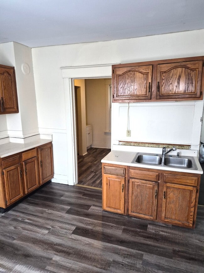 601 E 12th St, Unit 2