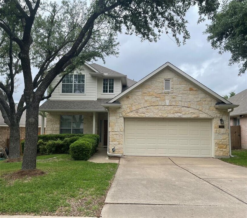 13512 Oregon Flat Trail in Austin, TX - Building Photo